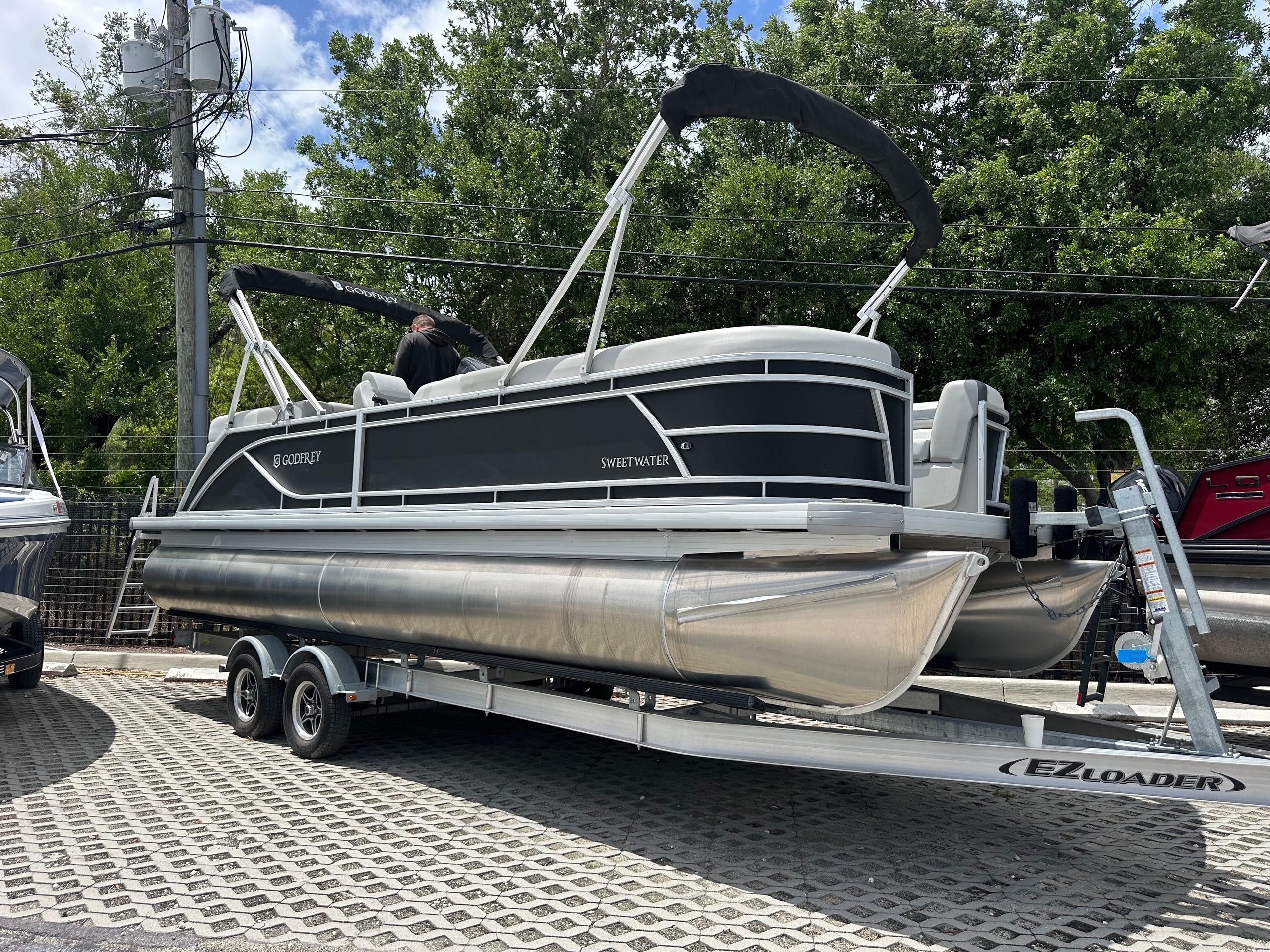 12 Passenger Pontoon Boat Rental